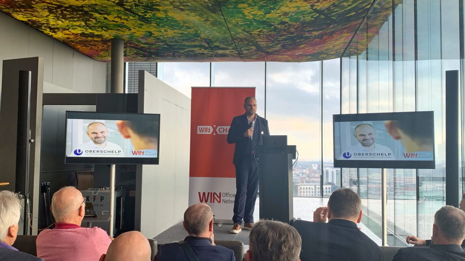 Vortrag von Hermann Oberschelp zum Thema Wandel der Händler für Bürokommunikation